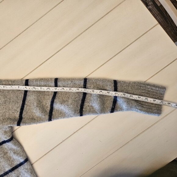 J. Crew Wool Grey and Navy Striped Sweater - Size L - Picture 8 of 8